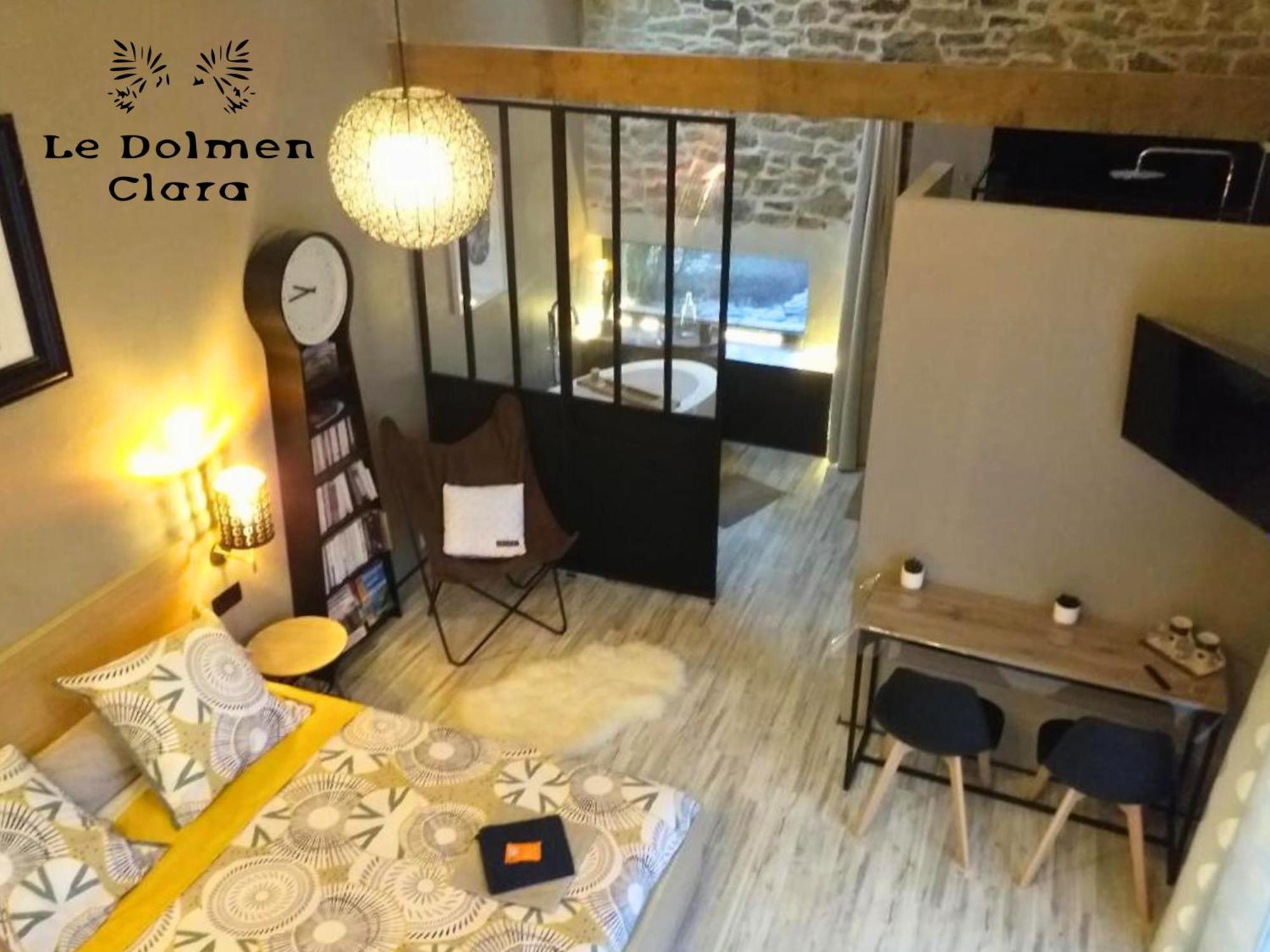 Bed and Breakfast Le Loft du Dolmen Clara, 5 étoiles Plounévez-Lochrist Exterior foto