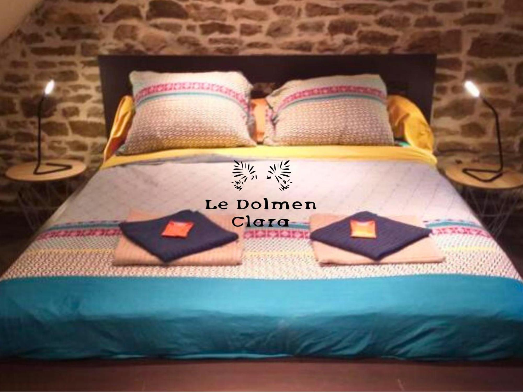 Bed and Breakfast Le Loft du Dolmen Clara, 5 étoiles Plounévez-Lochrist Exterior foto